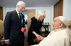 Papa Francisc convalescent vizitează Bazilica Sf. Petru după ce i-a primit pe Charles şi Camilla. El a inspectat lucrările de renovare a bazilicii şi s-a recules la mormântul lui Pius al X-lea