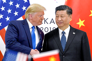 Taxele vamale suplimentare impuse de Trump produselor chinezeşti ating 145%, se arată într-un decret publicat de Casa Albă. Aurul atinge un nou record de 3.171 de dolari uncia