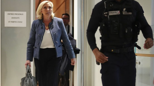 Marine Le Pen, alţi 11 condamnaţi şi Partidul de extremă dreapta Rassemblement national fac apel în dosarul asistenţilor europarlamentari. O hotărâre, în vara lui 2026