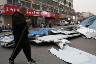 Rafale reci de vânt mătură Beijingul, închid obiective istorice importante şi perturbă călătoriile
