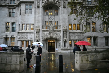Definiţia legală a unei femei are la bază sexul biologic, tranşează Curtea Supremă britanică
