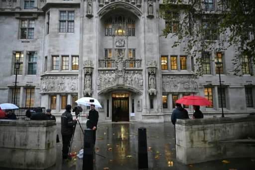 Definiţia legală a unei femei are la bază sexul biologic, tranşează Curtea Supremă britanică