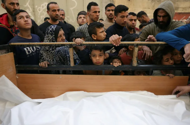 Cel puţin 25 de morţi, inclusiv copii, în Fâşia Gaza, în atacuri israeliene cu rachetă împotriva unor corturi de deplasaţi în zona Al-Mawassi, la Khan Yunis, şi Beit Lahia