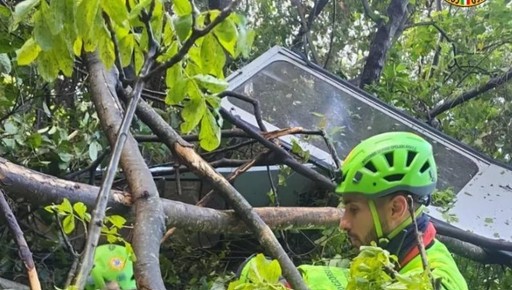 UPDATE - Patru morţi într-un accident de telecabină lângă Napoli. Cablul s-a rupt şi cabina s-a prăbuşit. Trei dintre victime sunt turişti străini