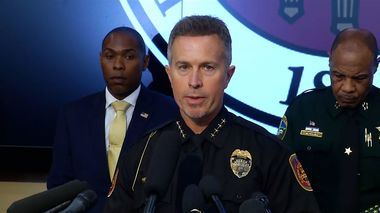 Autorul atacului armat de la Universitatea de Stat din Florida, soldat cu doi morţi, este fiul unui ajutor de şerif