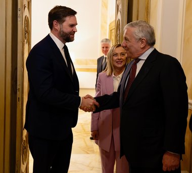 Semnale contradictorii de la Washington. Sosit în Italia, vicepreşedintele SUA se declară „optimist” că războiul din Ucraina poate fi oprit
