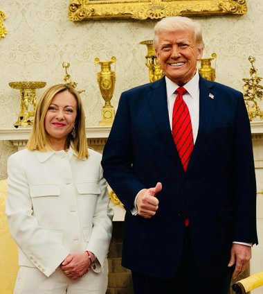 Italiana, arma secretă a Giorgiei Meloni în discuţiile sale cu Trump şi Vance