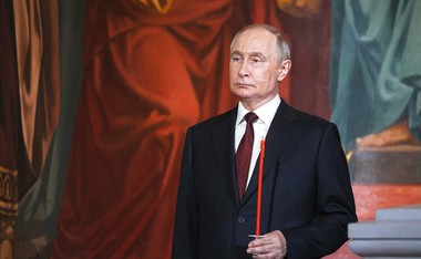 După ce a declarat armistiţiul, Putin a participat la slujba de Paşte unde Patriarhul Kirill a cerut ca „pacea durabilă şi justă să poată fi stabilită în vastele întinderi ale Rusiei istorice” - FOTO