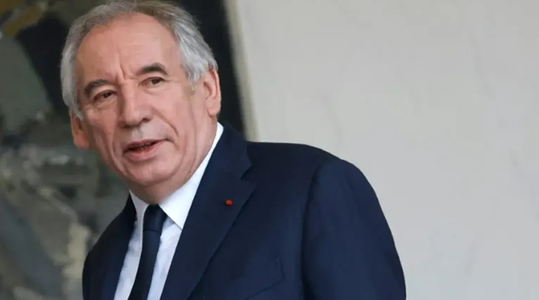 François Bayrou a devenit cel mai în vârstă premier al Franţei, la 73 de ani, 10 luni şi 27 de zile