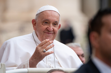 Lumea, întristată, îi aduce un omagiu lui Francisc I