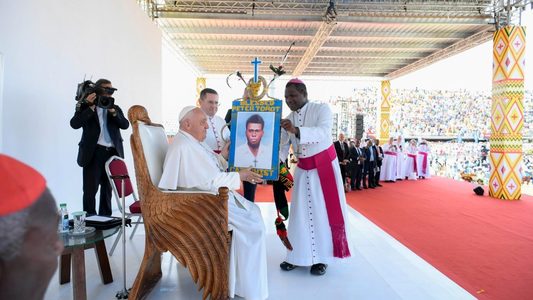 Papa Francisc a dus Papua Noua Guinee cu un pas mai aproape de primul său sfânt
