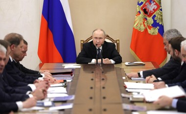 Putin declară că Rusia nu dispune de anumite arme, în ciuda creşterii producţiei militare. Liderul de la Kremlin le-a cerut responsabililor din domeniu să pregătească armata rusă a viitorului