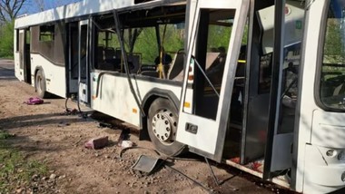 Nouă morţi şi aproape 50 de răniţi la Marhaneţ, după ce o dronă rusească a lovit un autobuz cu muncitori