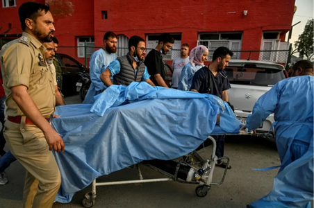 India îşi închide principalul punct de frontieră cu Pakistanul în urma atacului din Caşmir