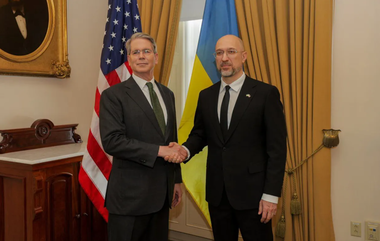 SUA vor un ”parteneriat economic” cu Kievul ”cât mai rapid posibil”, îi spune secretarul american al Trezoreriei Scott Bessent într-o întâlnire, la Washington, premierului ucrainean Denîs Şmîhal şi reiterează susţinerea ”suveranităţii ucrainene”