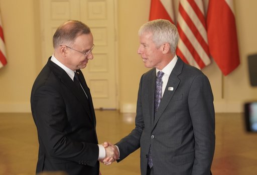 Secretarul american al energiei se află în Polonia, care găzduieşte summitul Iniţiativei celor Trei Mări. Chris Wright spune că Europa va cumpăra şi mai mult GNL de la SUA