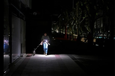 Spania şi Portugalia revin treptat la normal după pana de curent uriaşă, cu consecinţe până în Groenlanda, unde o parte a insulei a fost privată luni seara de toate mijloacele de comunicare, telefon, sms, Internet, în parte gestionate din Spania