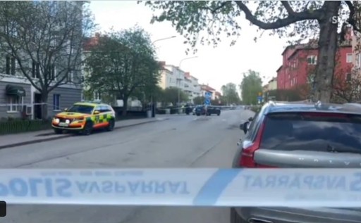 Trei persoane au fost ucise într-un atac armat în Suedia, cel puţin un suspect a reuşit să fugă