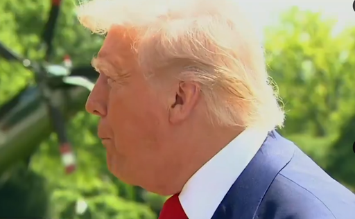 Papa Donald? Trump glumeşte spunând că el ar trebui să fie noul suveran pontif - VIDEO