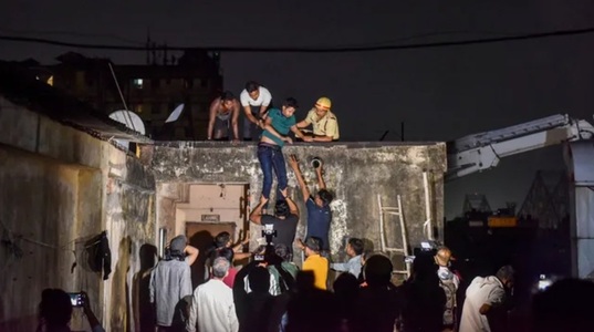Cel puţin 15 morţi în nord-estul Indiei, într-un incendiu la un hotel în Calcutta