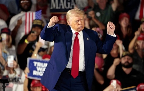 ”Nu facem decât să începem”, anunţă Trump în Michigan, marcându-şi triumfalist şi agresiv ”cele mai de succes 100 de zile” din istoria Americii