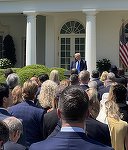 Trump îl laudă pe şeful Pentagonului, Hegseth, dar nu îl menţionează pe consilierul Mike Waltz în deschiderea unui discurs rostit la Casa Albă / „Au concediat persoana greşită”, spun democraţii