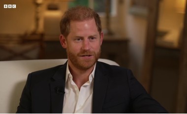 Prinţul Harry spune că doreşte reconcilierea cu familia regală, dar susţine că tatăl său, despre care „nu ştie cât mai are de trăit”, nu vrea să vorbească cu el. Declaraţiile au fost făcute după ce a pierdut un proces împotriva guvernului britanic