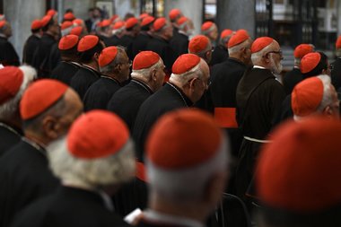 Bătălia pentru viitorul papă va stabili dacă Roma este încă baza de putere a Bisericii