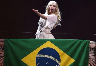 Poliţia braziliană a dejucat un atac cu bombă care viza mega-concertul Lady Gaga din Rio