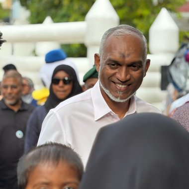 Un nou record mondial. Preşedintele din Maldive a ţinut o conferinţă de presă de aproape 15 ore, depăşindu-l pe Zelenski