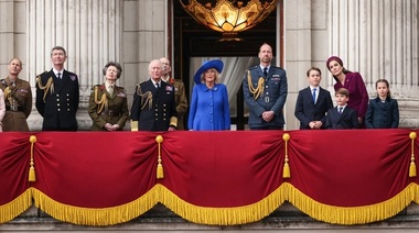 Britanicii sărbătoresc împreună cu familia regală 80 de ani de la sfârşitul celui de-al Doilea Război Mondial