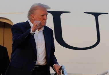 Guvernul Trump anunţă că le va da 1.000 $ imigranţilor clandestini care de ”autoexpulzează”. Departamentul Securităţii Interne estimează astfel o scădere a costului unei expulzări, în prezent de 17.121 de dolari, cu 70%