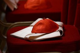 CONCLAV. Cine va fi noul papă? Cardinalii se adună pentru a-l alege în cel mai mare secret pe viitorul pontif