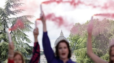 Fum roz la Vatican. Activiste cer includerea femeilor în Conclav