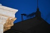 Fum negru la Vatican, după primul tur de vot în Conclav. 45.000 de credincioşi în Piaţa Sfântul Petru