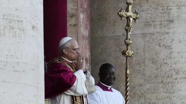 UPDATE-Liderii lumii îl felicită pe Papa american Leon al XIV-lea. Trump salută o ”mare onoare” pentru SUA. Von der Leyen îi urează ”înţelepciune şi putere”. Sanchez îi cere ”consolidarea apărării drepturilor omului”. Merz evocă ”vremuri grele”
