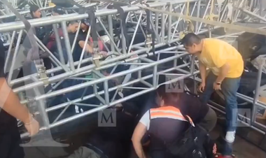 Şapte persoane au fost rănite, după ce o scenă s-a prăbuşit la un concert în Mexico City din cauza rafalelor puternice de vânt - VIDEO