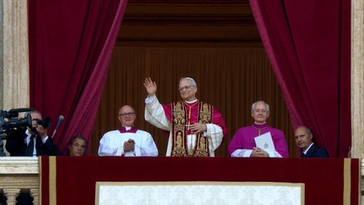 Trei indicii importante pe care le-a oferit Papa Leon în prima sa apariţie publică / Ce fel de lider al Bisericii Catolice va fi şi care sunt priorităţile pe care se va concentra - FOTO / VIDEO