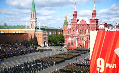 UPDATE - Putin sărbătoreşte 9 Mai cu fast, în prezenţa a 20 de conducători, între care preşedinţii Chinei şi Braziliei. Premierul slovac Robert Fico, singurul lider UE care asistă la ceremonii / Discursul lui Putin / Un absent notabil