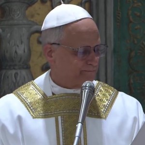 La prima sa slujbă ca papă, Leon al XIV-lea deplânge declinul credinţei şi vrea ca Biserica să fie „un far care să lumineze nopţile întunecate” 