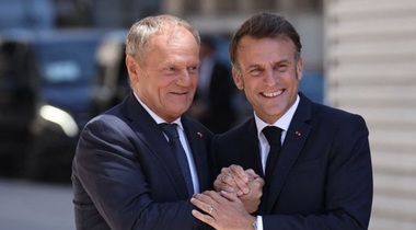 Putin este ”de partea războiului”, acuză Macron la Nancy, alături de Tusk, şi evocă ”dimensiunea europeană” a disuasiunii nucleare franceze