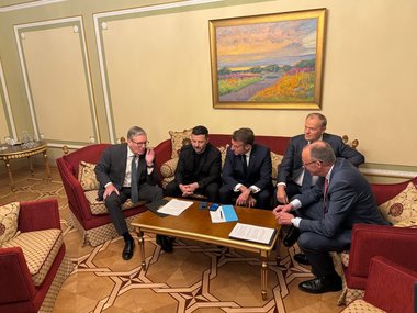 Zelenski şi liderii europeni au purtat o discuţie telefonică cu Trump în timpul reuniunii lor de la Kiev