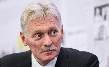 Kremlinul respinge ultimatumul dat Moscovei de Kiev şi aliaţii săi drept ”inacceptabil”. ”Limbajul ultimatumurilor îi este inacceptabil Rusiei, el nu convine. Nu poţi să vorbeşti în acest fel Rusiei”. Propunerea lui Putin, susţinută internaţional