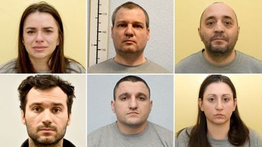 Şase bulgari care au spionat pentru Rusia dintr-o pensiune din Anglia au primit pedepse cu închisoarea care totalizează peste 50 de ani. Grupul a fost coordonat de austriacul Jan Marsalek de la Wirecard, care ar fi fugit la Moscova