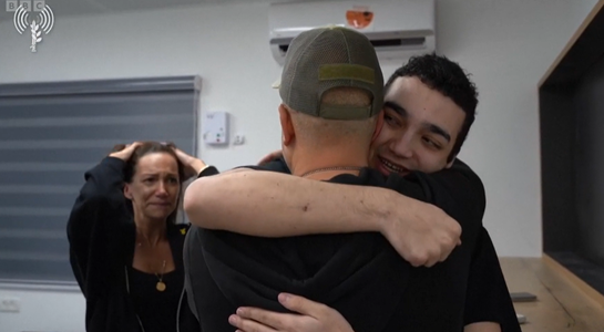 Ostaticul americano-israelian, reunit cu familia după ce a fost eliberat de Hamas
