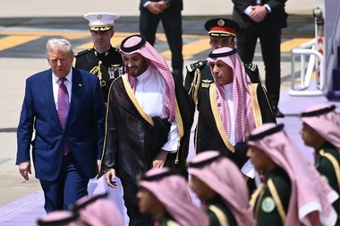 Donald Trump soseşte în Arabia Saudită, în prima sa vizită oficială în străinătate din al doilea mandat, într-un turneu în O.Mijlociu