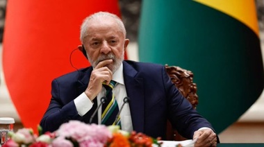 Lula vrea să-l convingă pe Putin, la Moscova, să se ducă la Istanbul să negocieze cu Zelenski. ”Hei, tovarăşe Putin, du-te la Istanbul şi negociază, ce naiba”, spune el că are să-i spună