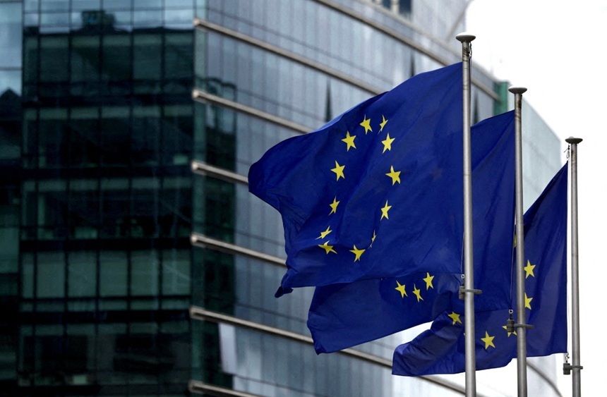 Uniunea Europeană Impune Moscovei cel de-al 17-lea pachet de sancţiuni, care vizează aproximativ 200 de petroliere ”fantomă” şi 30 de entităţi pe care le acuză că ajută Moscova să ocolească sancţiunile în vigoare