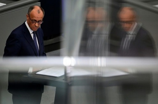 Merz le cere europenilor şi americanilor, în discursul de politică generală, în Bundestag, să refuze o ”pace dictată” de Rusia Ucrainei şi ca Ucraina să nu fie obligată să facă concesii teritoriale. El vrea cea mai puternică armată din Europa