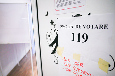 The Guardian: Europa se pregăteşte pentru o „super duminică” electorală